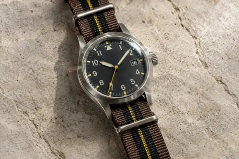 Montre de terrain LN Lenqin à cadran lumineux, boîtier en acier et bracelet en nylon brun et noir