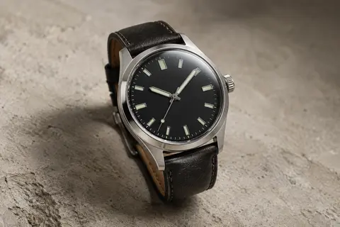 Montre Spinnaker Fleuss automatique à cadran noir, boîtier en acier et bracelet en cuir sombre